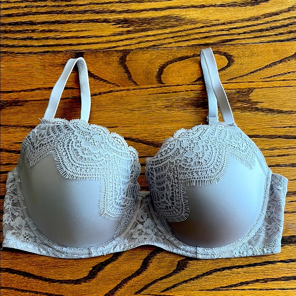 Victoria's Secret Dream Angels Gray Lace Bra